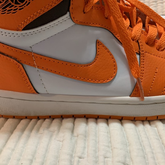 Nike Air Jordan 1 Retro High OG Starfish (Women's) DO9369-101 Classic - Picture 11 of 13